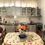 Aleko\'S Apartment Double Room